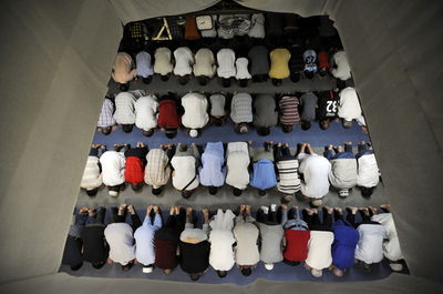 世界のイスラム教徒、断食月ラマダンを迎える