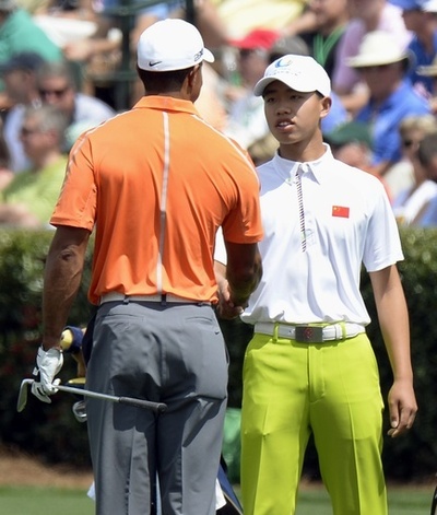 ウッズが14歳の中国選手と練習ラウンド、マスターズ