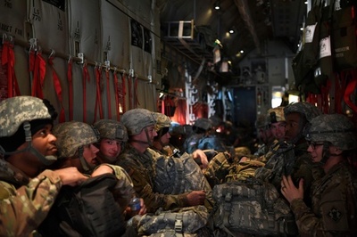 トランプ氏、移民集団めぐる国境派兵「最大で1万5000人」 アフガンと同規模