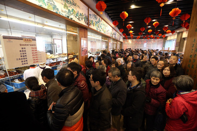 北京老舗レストラン、年越しの食事は予約でいっぱい　出前も増加