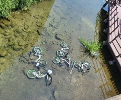 ソウルのシェア自転車、無残な姿…川に投げ捨てられた6台、警察が捜査