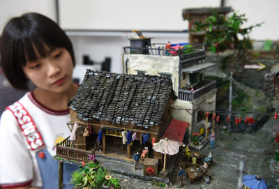 私の心の中にある「小重慶」 独特の街並みをミニチュアに再現