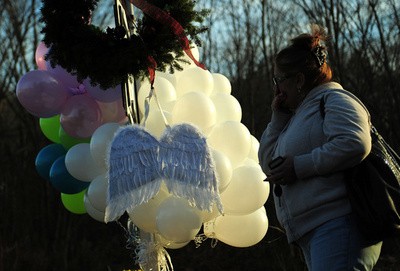 米小学校銃乱射、児童15人救った教員が恐怖の体験を語る