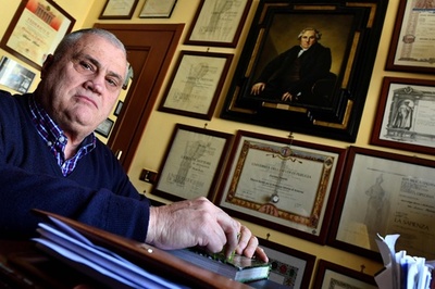 目指すは学位16個目、伊の70歳男性ギネス記録更新に挑戦中 