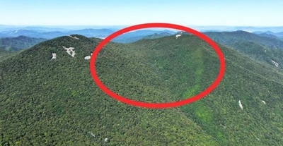 世界初！ 中国の科学者が高山でクレーター発見