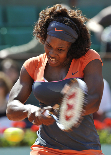 セレーナ ウズニアッキをストレートで退け準々決勝へ、全仏オープン