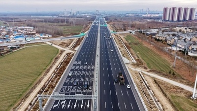 中国初 高速道路片道「3車線から6車線」拡張プロジェクトが開通