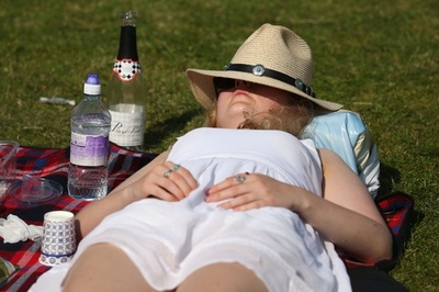 ウィンブルドンで大会史上最高気温を記録、ボールボーイも倒れる