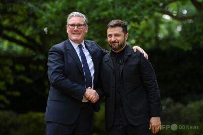 NATOの5%防衛支出目標守る スターマー英首相