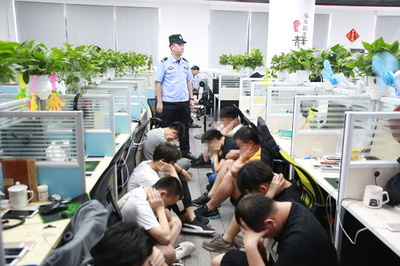 ネット詐欺の被害者、男性が63% 「ハニートラップ」は断トツ