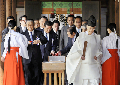 国会議員62人が靖国参拝