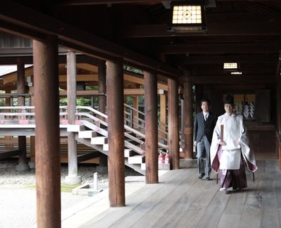安倍前首相が靖国神社参拝、2013年以来