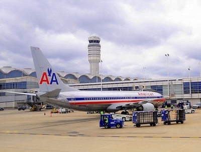 米首都の空港、管制塔の応答なく2機自力着陸