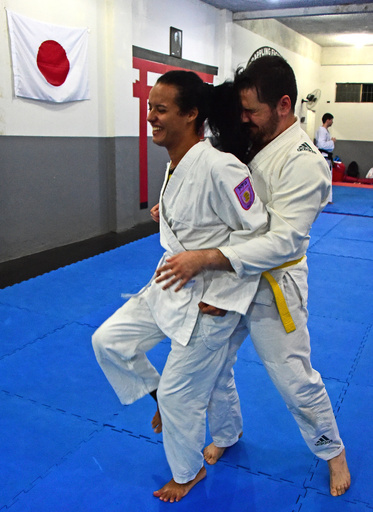 護身術で自信再び、ブラジルのトランスジェンダーたち