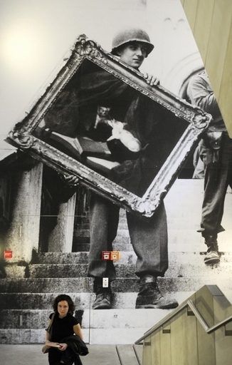 ナチスが略奪した美術品のデータベースを公開、約2万点掲載