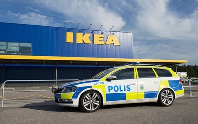 スウェーデンのイケア客刺殺、凶器は商品か 刃物の販売中止