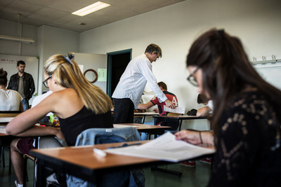 未成年の教え子と性的関係の教師、結婚で免責 ロシア