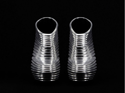 ザハ・ハディドのポストモダンな靴や女性の生き方に影響する靴？注目の最新シューズ事情