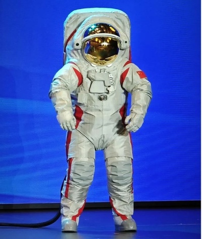 イーロン ・マスク氏 Xで中国の月面着陸用宇宙服を高く評価