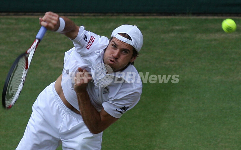 フェデラーが7年連続決勝進出、ウィンブルドン選手権