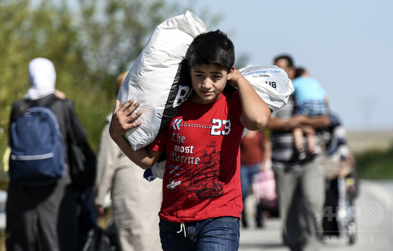 トルコで移民船沈没、22人死亡 警察が陸路越境を阻止