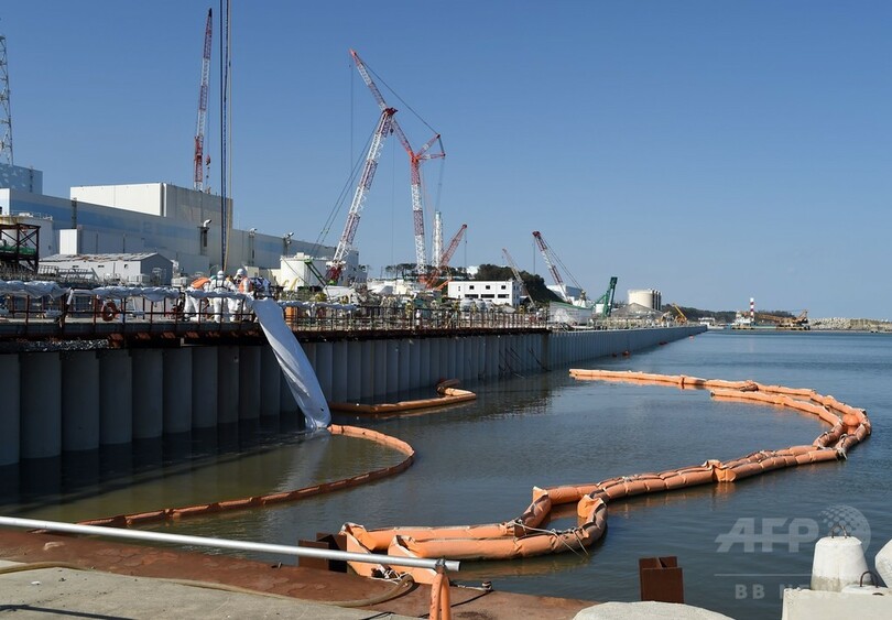 東京電力、外国メディアに福島第1原発を公開