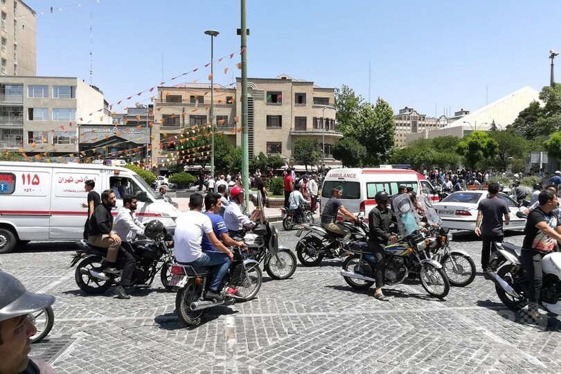 トランプ氏、イランに「自ら助長した悪の犠牲」警告 攻撃の死者13人に