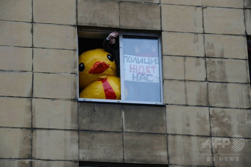 ロシア各地で大統領選の抗議デモ、野党指導者を一時拘束