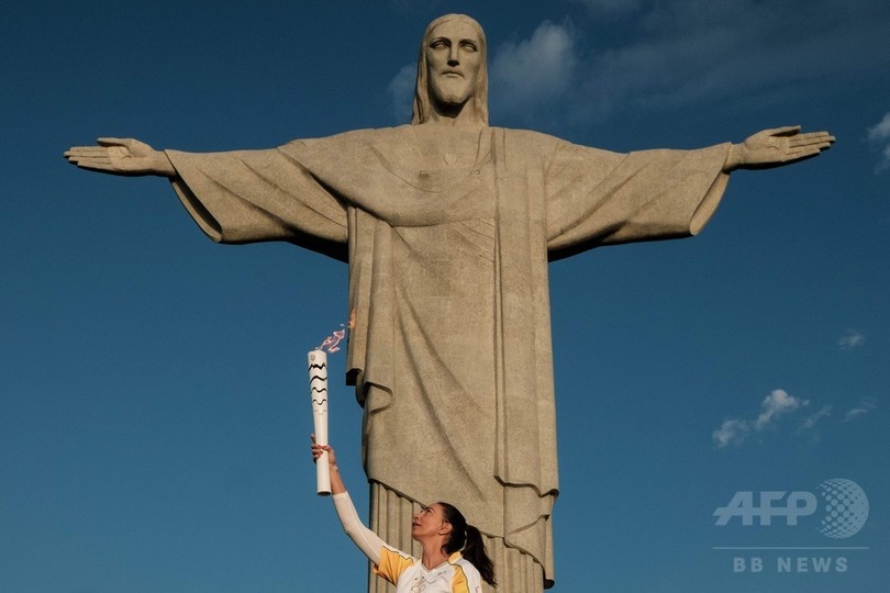 リオ五輪聖火 市の象徴キリスト像に到着 写真13枚 国際ニュース Afpbb News