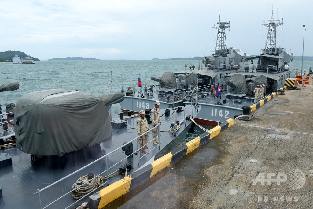カンボジア、中国から武器「数万点」を購入 首相が明らかに カンボジア、中国から武器「数万点」を購入 首相が明らかに