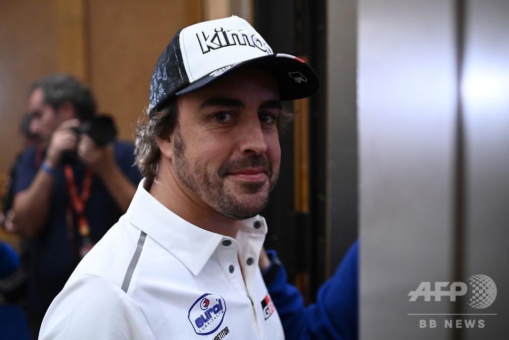 アロンソがF1復帰の可能性を公言「やる気みなぎっている」 アロンソがF1復帰の可能性を公言「やる気みなぎっている」