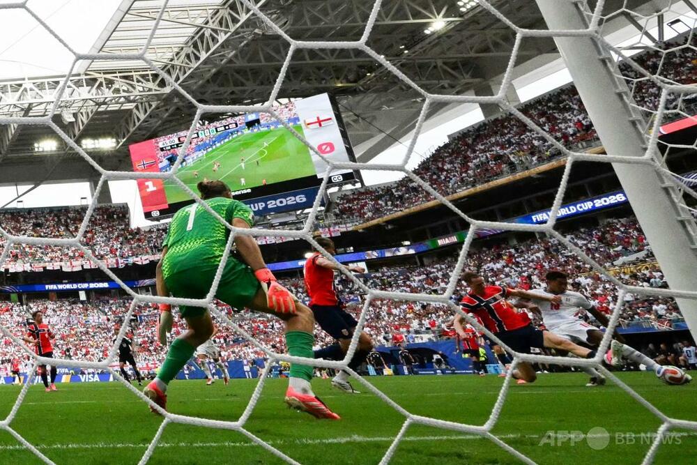 FIFA、上空カメラケーブル接触主張に「証拠なし」 W杯準々決勝イングランド同点弾めぐり