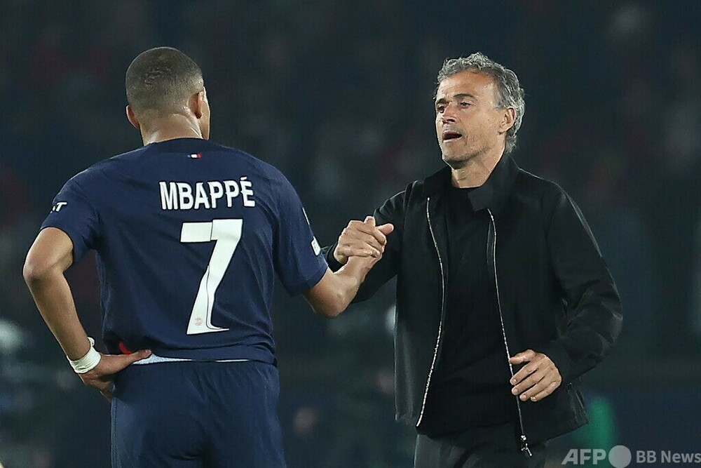 ルイス・エンリケ監督、PSG退団エムバペは「クラブのレジェンド」 写真