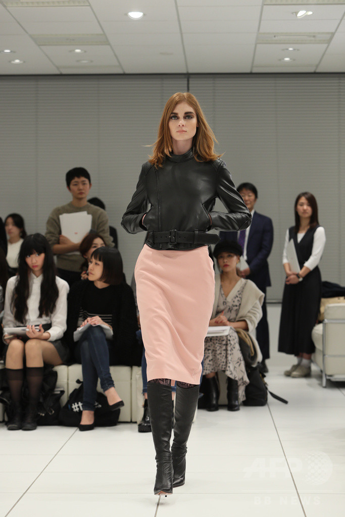 ユニクロの「カリーヌ･ロワトフェルド」コレクションに注目