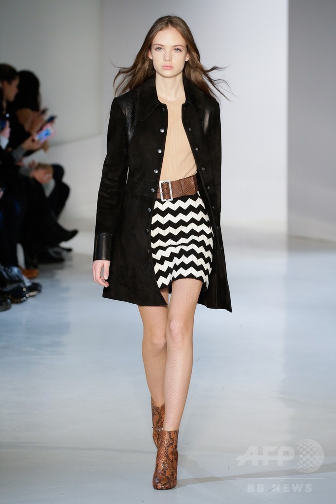 セクシー＆ロックなパーティスタイル、「ジル・スチュアート」15/16年秋冬