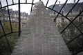 スイスの建築設計事務所ヘルツォーク＆ド・ムーロン（Herzog &amp; de Meuron）が設計を手がけ、仏パリ市に建設予定の高層ビル「トゥール・トリアングル（Tour Triangle）」の模型。仏パリ（Paris）のパリ建築博物館（Pavillon de l&apos;Arsenal）で（2014年11月3日撮影）。(c)AFP/JOEL SAGET 