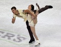 14-15フィギュアスケートグランプリ（GP）シリーズ開幕戦スケート・アメリカ（Skate America 2014）、ペア・フリースケーティング（FS）。演技に臨むへイヴン・デニー（Haven Denney）/ブランドン・フレイジャー（Brandon Frazier）組（2014年10月26日撮影）。(c)AFP/Getty Images/Jonathan Daniel