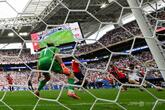 FIFA、上空カメラのケーブルにボール接触の「証拠なし」 W杯準々決勝イングランドの同点弾で