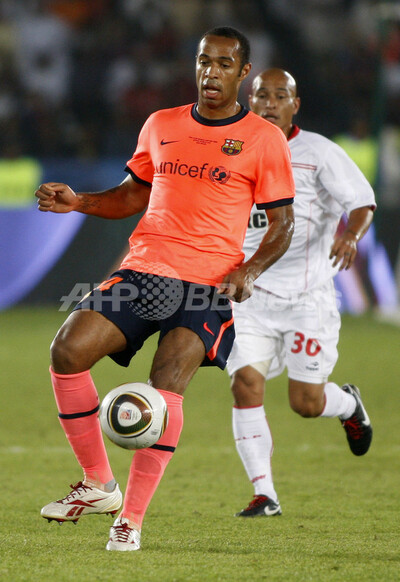 バルセロナ エストゥディアンテスを下しクラブ世界一に輝く 09クラブw杯 写真50枚 ファッション ニュースならmode Press Powered By Afpbb News