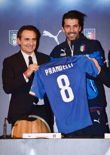 イタリア代表が新ユニホームを発表