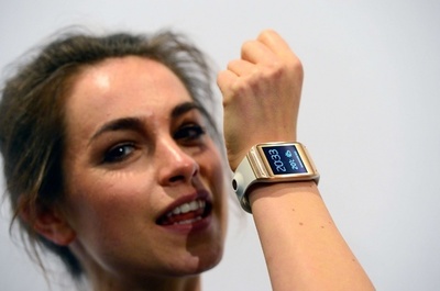 サムスン、スマートウォッチ「ギャラクシー・ギア」を25日に発売