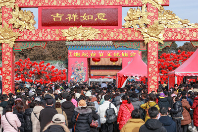 中国・国内消費てこ入れで休日数増加、地方政府財政への支援も