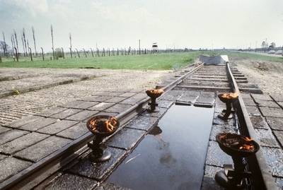 「アウシュビッツ行き」第1陣列車、70年目に再現 生存者も乗車