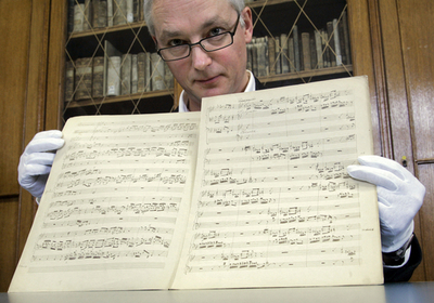 バッハ初期のオルガン楽譜見つかる