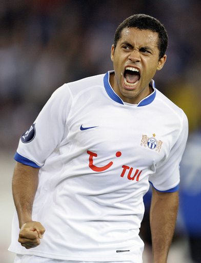 チューリヒ 2戦合計スコア4-2でグループリーグ進出