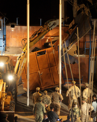 首都を分断する壁の撤去作業開始 - キプロス