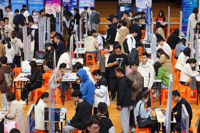 中国 名門大学の卒業生が火葬担当職員に応募して採用