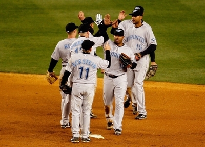 ブルージェイズ ヤンキース降しシーズン初勝利