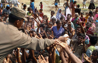 LTTE主要幹部が投降、住民10万人が避難 スリランカ