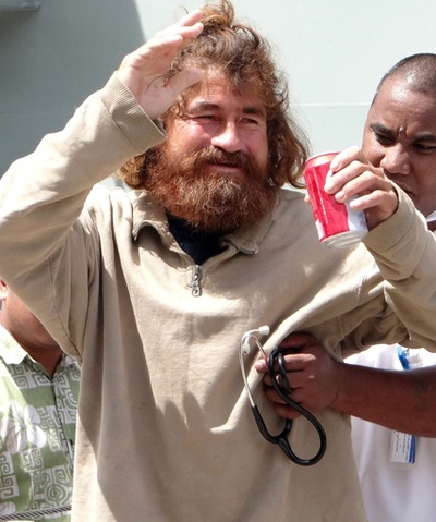 「13か月漂流」から生還の男性、サメ漁が一転悲劇に？